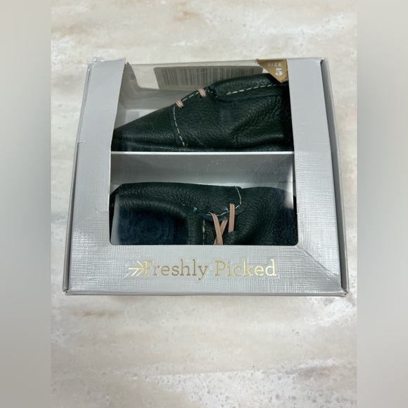New in Box Freshly Picked Forest Green Oxford Toddler Leather Moccasins - Picture 9 of 9